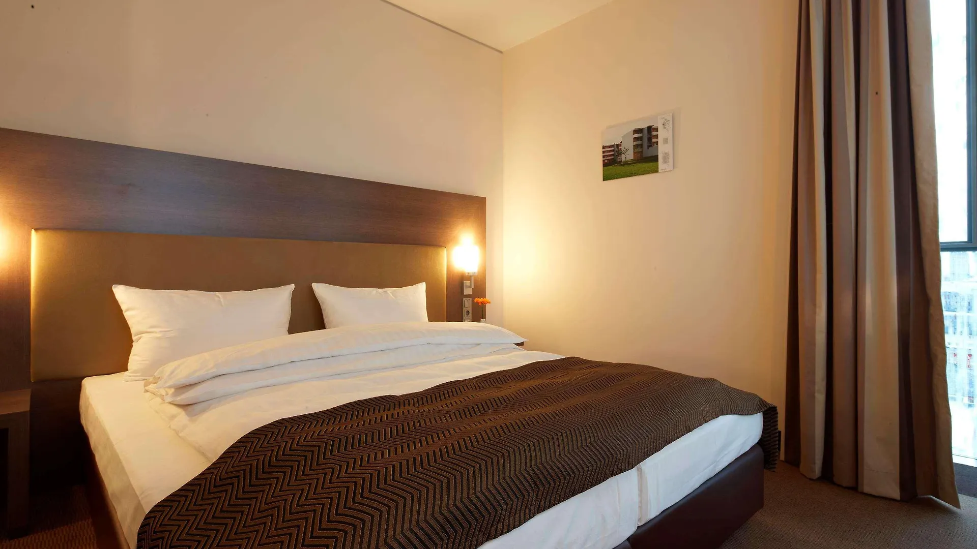 Intercityhotel MHG 4*,  Tyskland